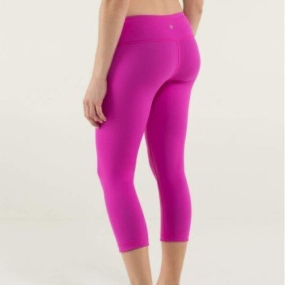 Lululemon Wunder Under hot pink crops 19" - Picture 2 of 7
